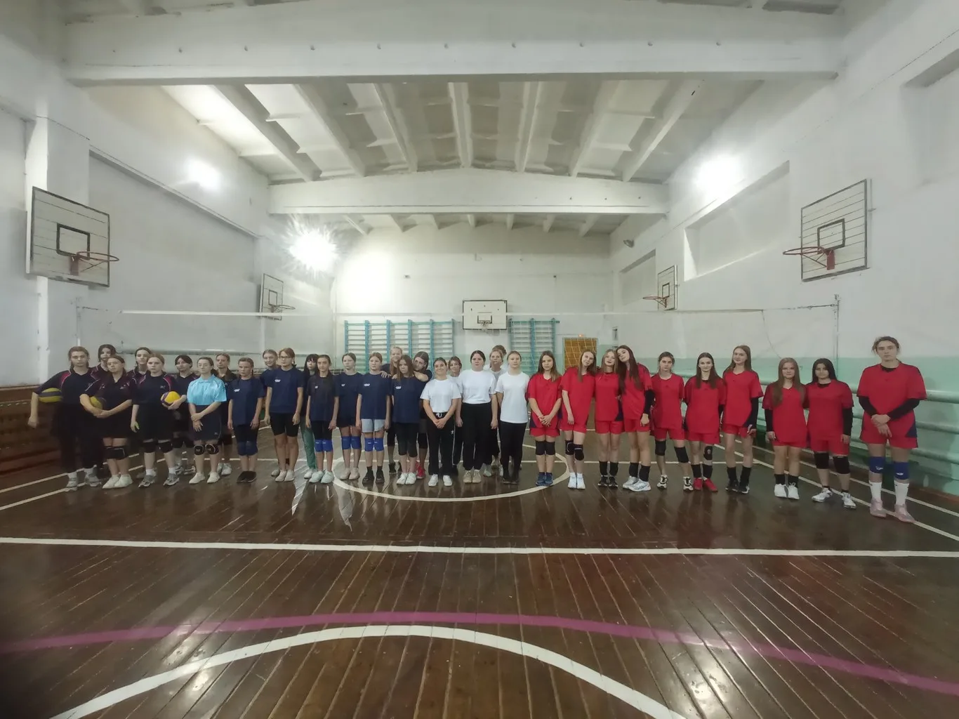 Состоялись районные соревнования по волейболу среди команд девушек